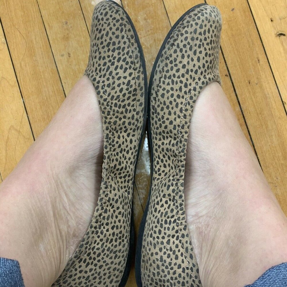 Size 8 Well Worn Work Flats - Picture 3 of 3